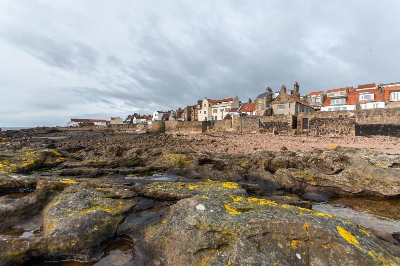 Stunning Shore Front House In Historic Cellardyke アンストラザー エクステリア 写真