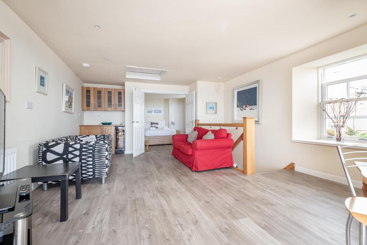 Stunning Shore Front House In Historic Cellardyke アンストラザー エクステリア 写真